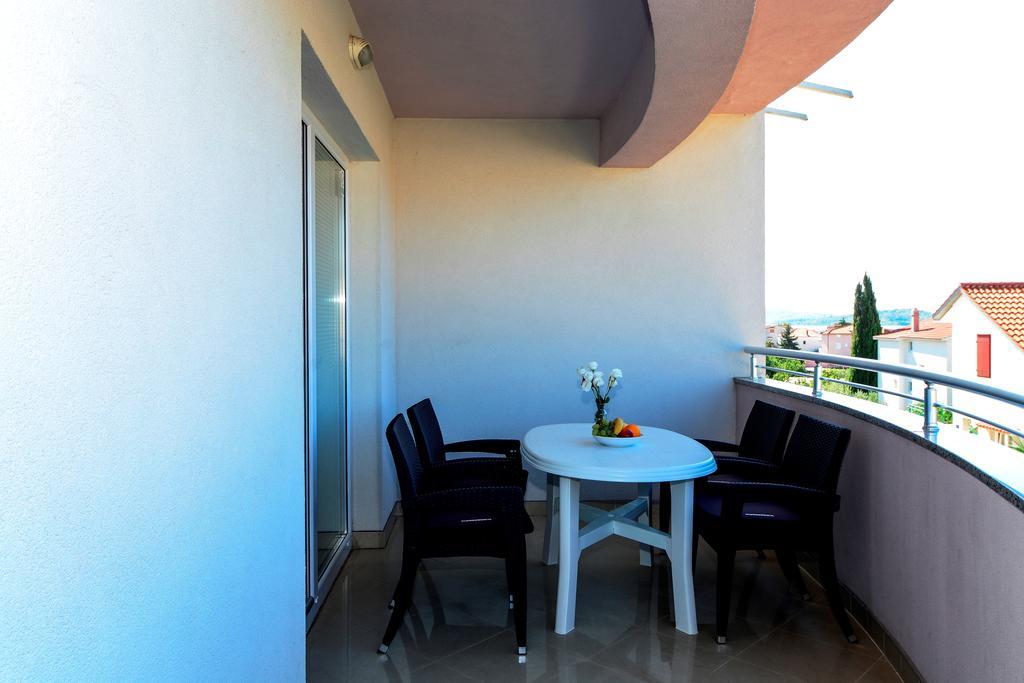 Apartments Resman Vodice Exterior photo